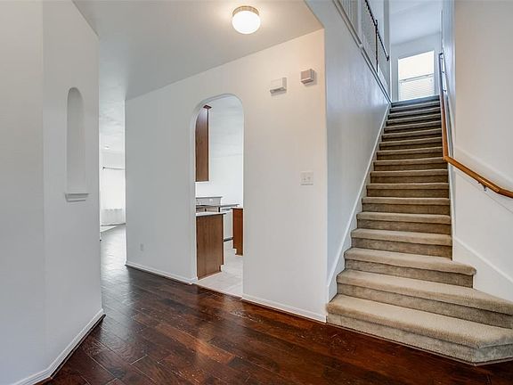 5th image of 25923 Ravenside Dr