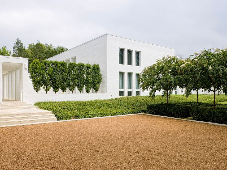 1st image of 734 Jackson Blvd