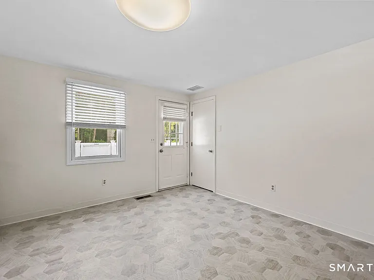 8 Allspice Ln #8 — Photo 8