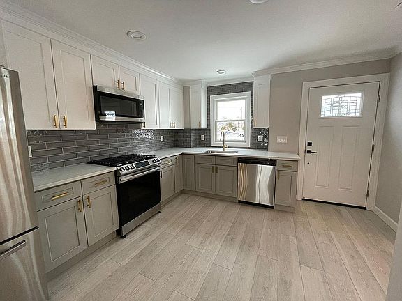 2nd image of 3666 Stokes Ave