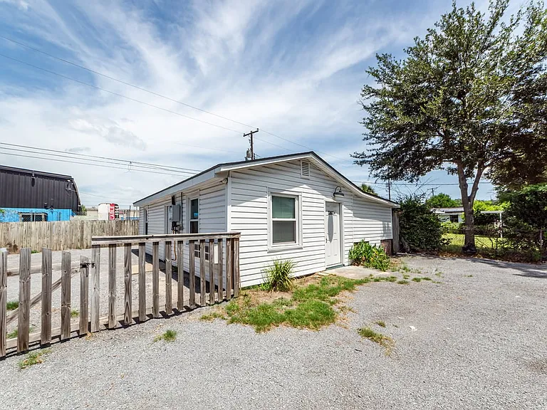 3860 Chestnut St — Photo 54