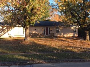 702 N 8th St, Mount Vernon, IL 62864