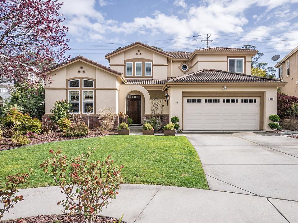 1st image of 305 Spyglass Way