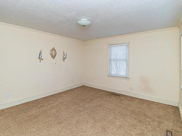 1296 Country Club Rd — Photo 19