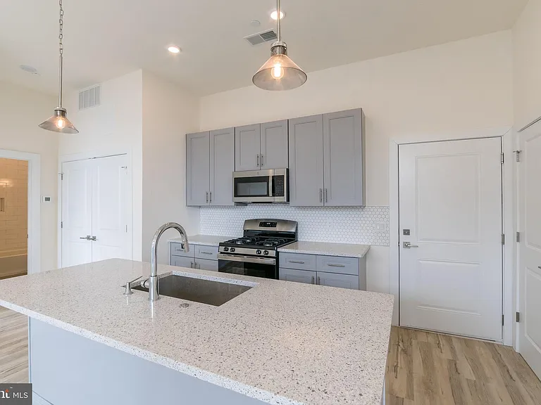 1129 Germantown Ave #4C — Photo 6