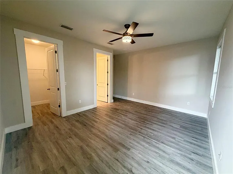 2125 W Saint Joseph St — Photo 10