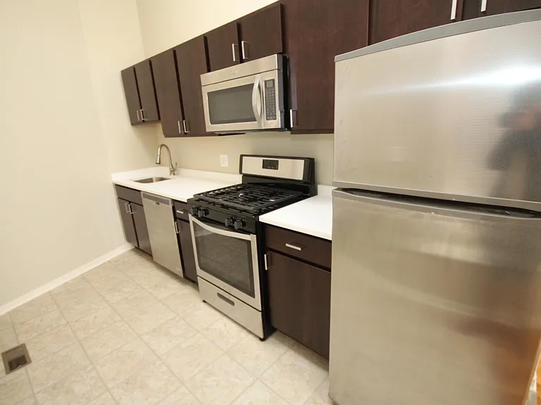 424 W Belden Ave #1W — Photo 3