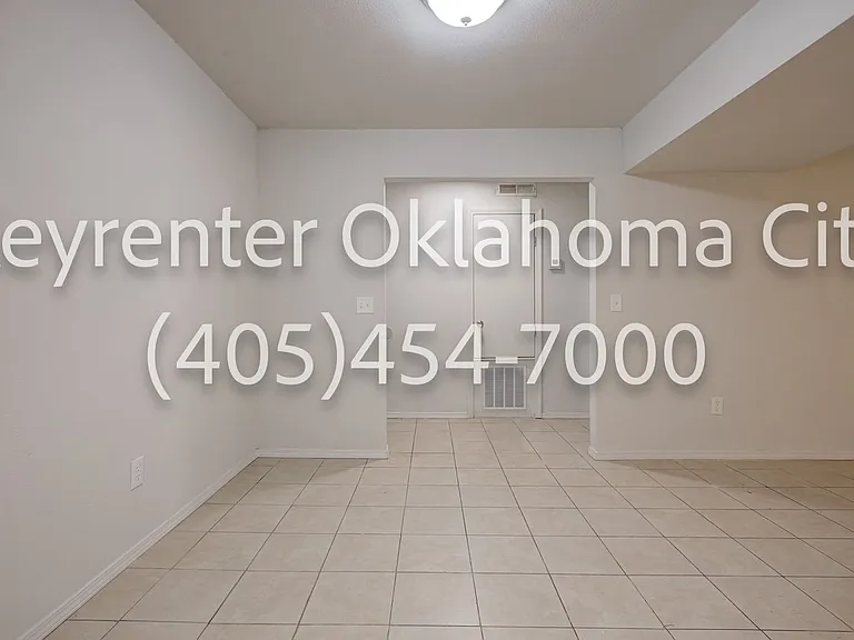 6554 N. Meridian Ave. Townhouse — Photo 16