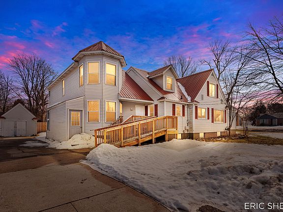 2nd image of 631 Three Mile Rd NE