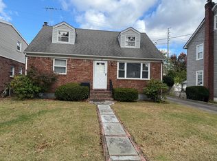 63 Madison Ave, Westbury, NY 11590