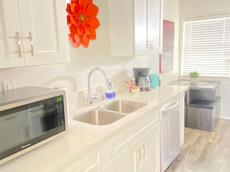 5547 Hazeltine Ave #0 — Photo 6