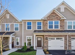 68 Owen Ct, Somerset, NJ 08873