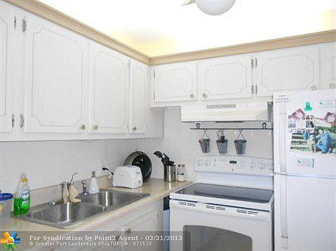 3rd image of 178 Ellesmere #C