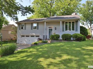 1617 W Oakglen Dr, Peoria, IL 61614