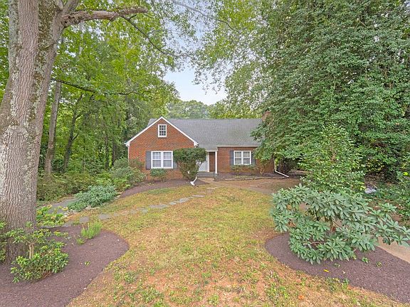 2nd image of 1606 Grove Rd