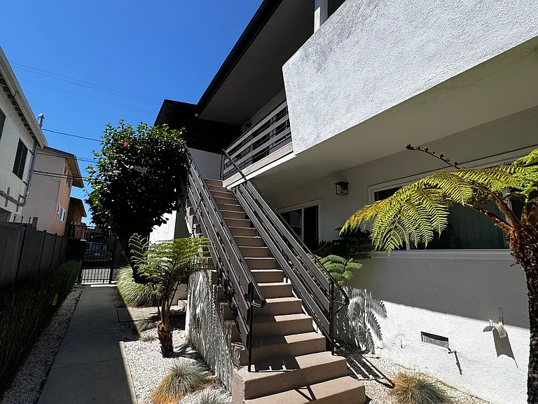 11611 Darlington Ave #13 — Photo 18