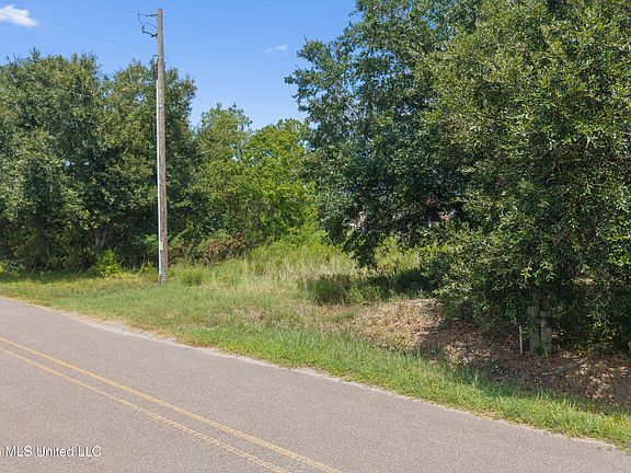 3rd image of Blue Meadow Rd