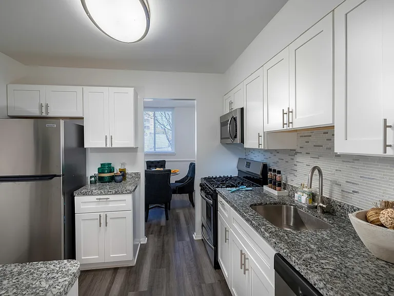 Renovated 2 Bedroom Apartment Home