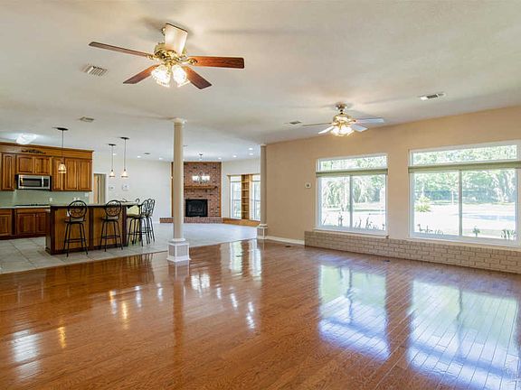 5th image of 10383 McArthur Ln