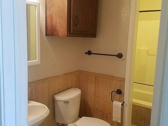 5th image of 9135 Jennifer St