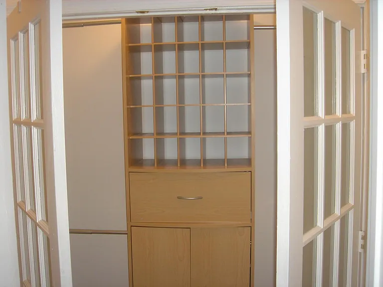 2538 Foster Ave — Photo 13