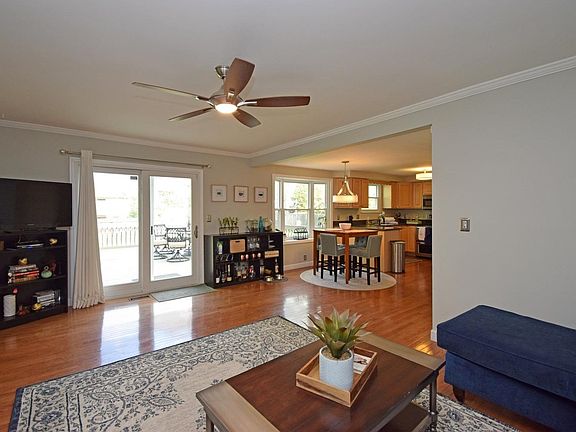 3rd image of 9853 Whippoorwill Ln