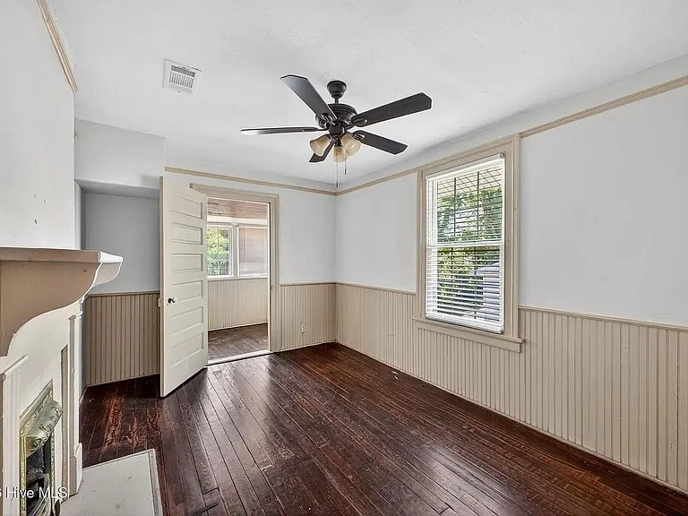 1102 Phillips St — Photo 29
