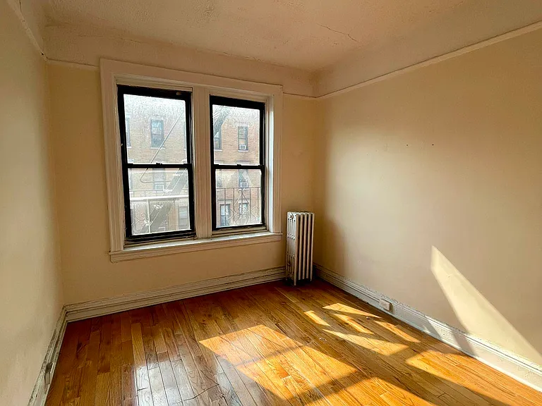 25-46 35th St #2F — Photo 2