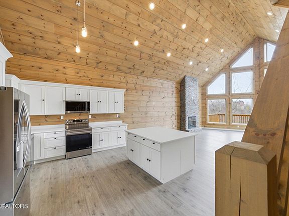 14th image of this home