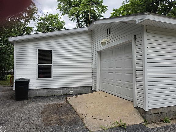 2nd image of 10231 Linden Ave