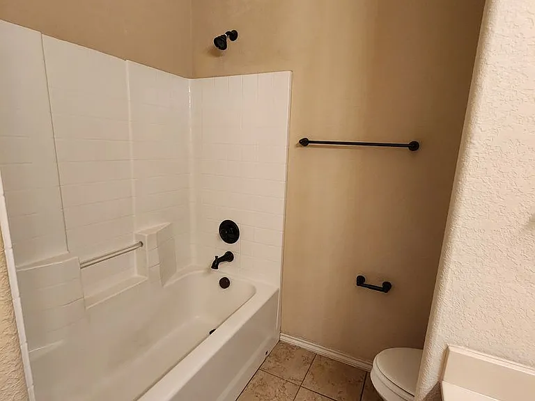 712 Creekside Cir — Photo 39
