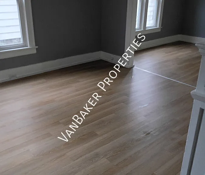258 E Emerling Ave — Photo 7