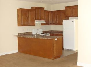402 Club Villa Ct APT 4, Kathleen, GA 31047