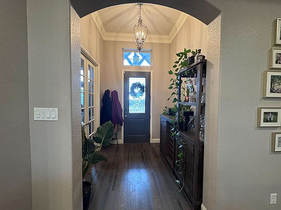 Entry way to house