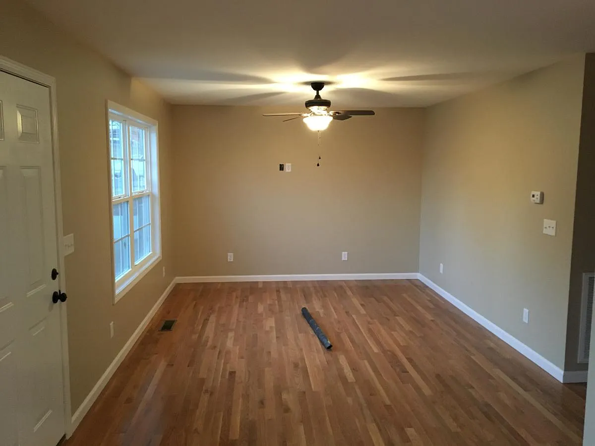 2 bed, 900 sqft, $900 — Photo 3