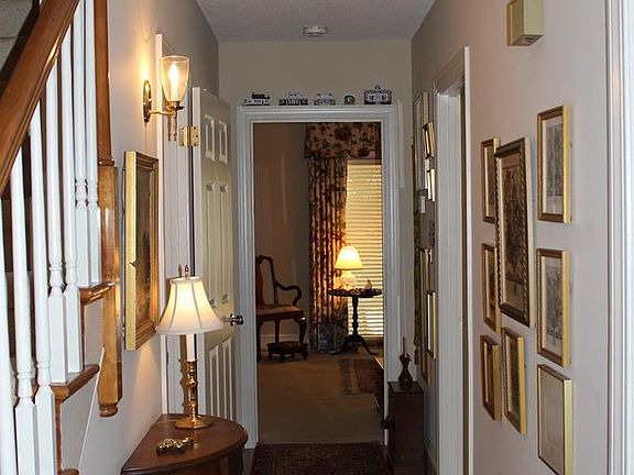 5th image of 304 Sutherlin Pl