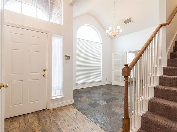 4th image of 1109 Creektree Dr