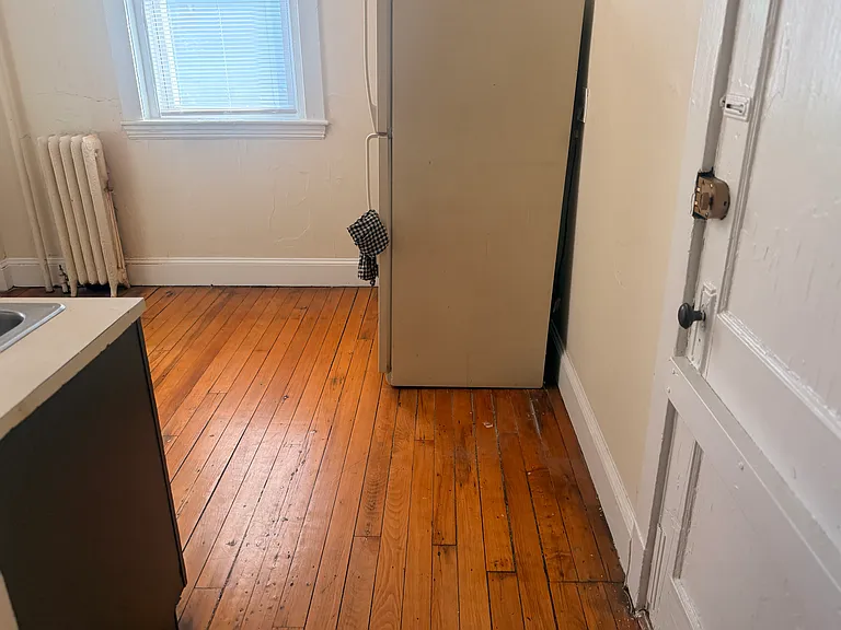 215 Harvard Ave #4A — Photo 3