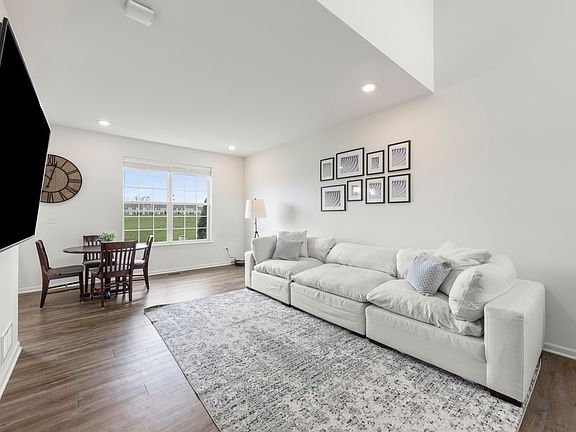 5th image of 15007 W Quincy Cir