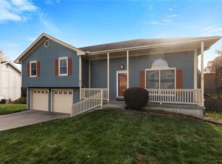 8817 NE 75th St, Kansas City, MO 64158