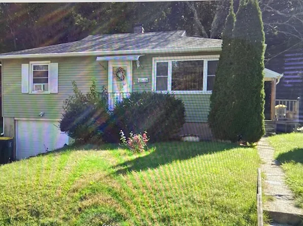 96 Joseph St, Waterbury, CT 06705