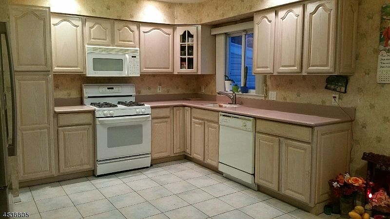 2nd image of 9 Crestwood Ave
