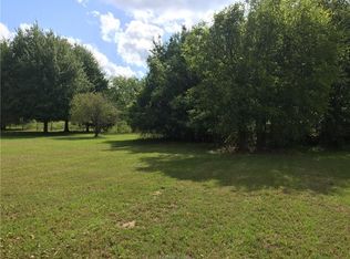 16384 Macey Rd, Hearne, TX 77859