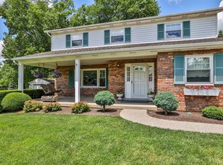 2950 Loretta Dr, Cincinnati, OH 45239