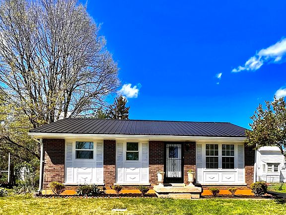 3rd image of 240 Elaine Dr