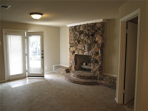 5th image of 1914 W Northgate Dr