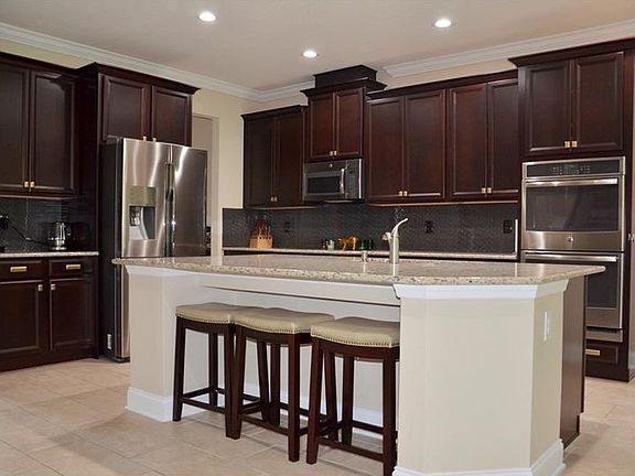 2nd image of 2751 Peony Dr
