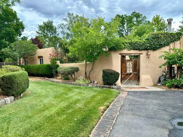 4068 Dietz Farm Cir NW, Los Ranchos De Albuquerque, NM 87107