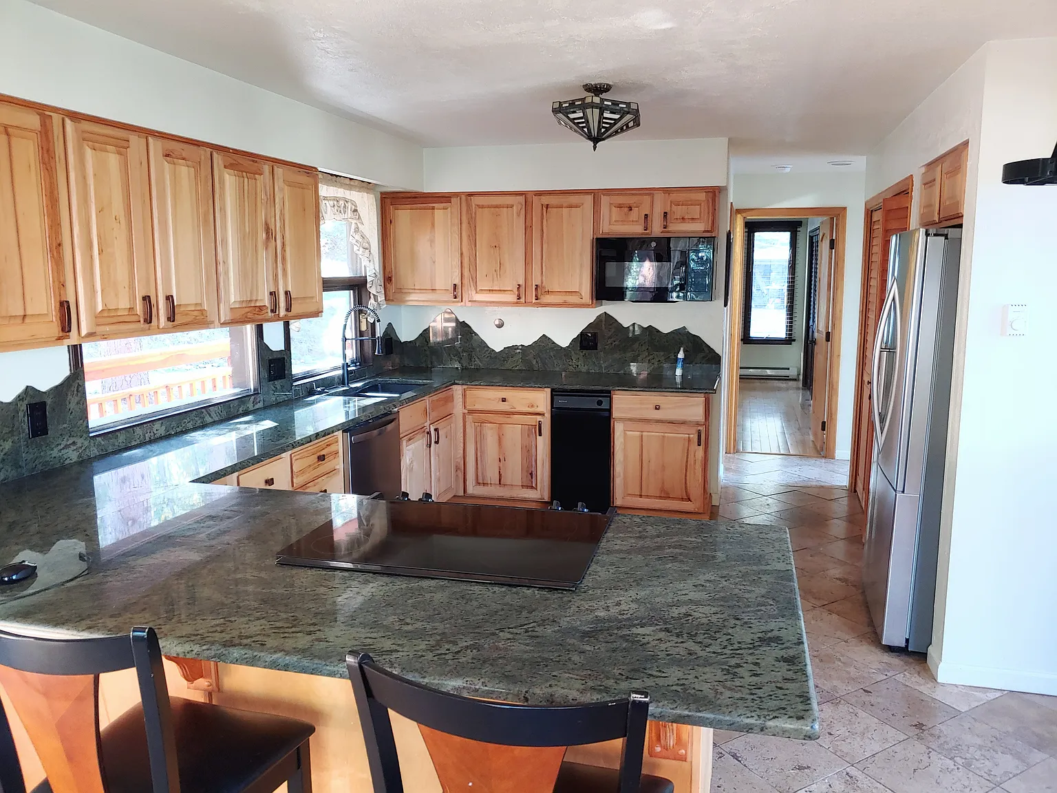 3 bed, 2.5 bath, 2934 sqft, $5,000 — Photo 3