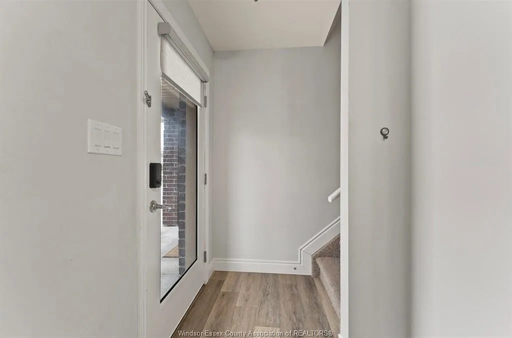 204 Beechwood Dr — Photo 2